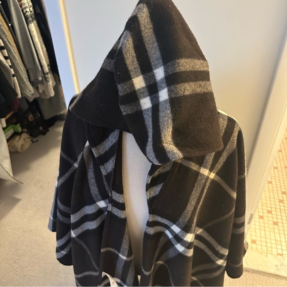 Brown Burberry Check Shawl Cape with Hood - Picture 11 of 15